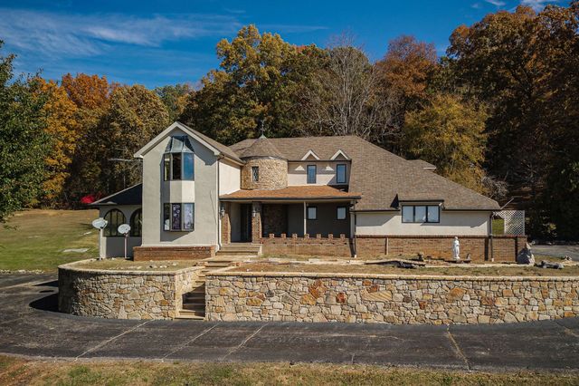 3300 Roberts Matthews Hwy, Sparta, TN 38583