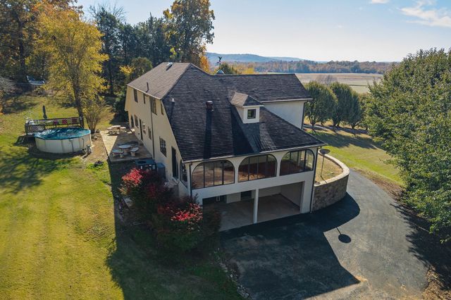 3300 Roberts Matthews Hwy, Sparta, TN 38583