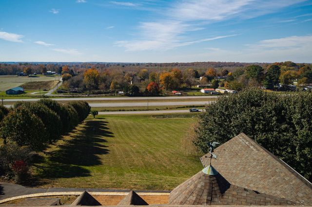 3300 Roberts Matthews Hwy, Sparta, TN 38583