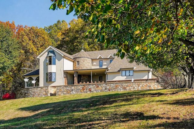 3300 Roberts Matthews Hwy, Sparta, TN 38583