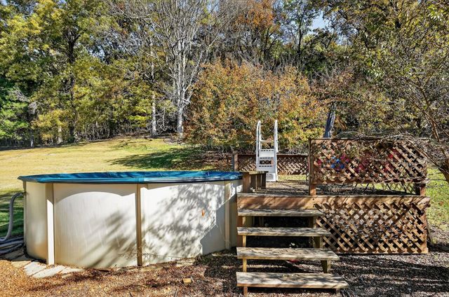 3300 Roberts Matthews Hwy, Sparta, TN 38583