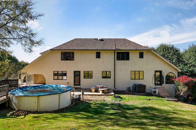 3300 Roberts Matthews Hwy, Sparta, TN 38583