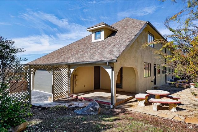 3300 Roberts Matthews Hwy, Sparta, TN 38583