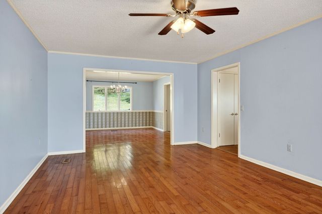 3300 Roberts Matthews Hwy, Sparta, TN 38583