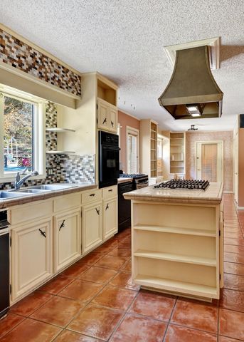 3300 Roberts Matthews Hwy, Sparta, TN 38583