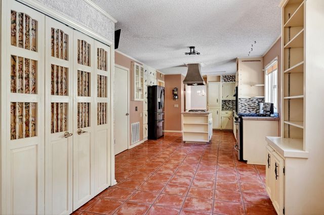 3300 Roberts Matthews Hwy, Sparta, TN 38583