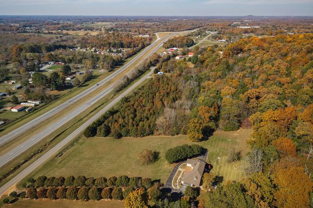 3300 Roberts Matthews Hwy, Sparta, TN 38583