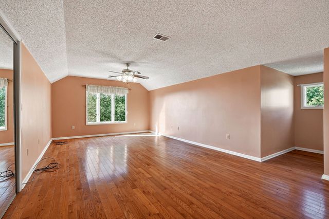 3300 Roberts Matthews Hwy, Sparta, TN 38583