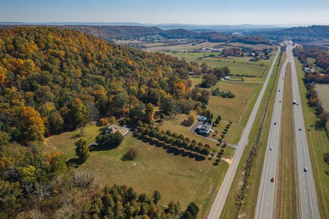 3300 Roberts Matthews Hwy, Sparta, TN 38583