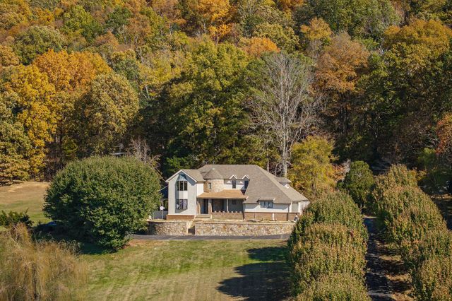 3300 Roberts Matthews Hwy, Sparta, TN 38583