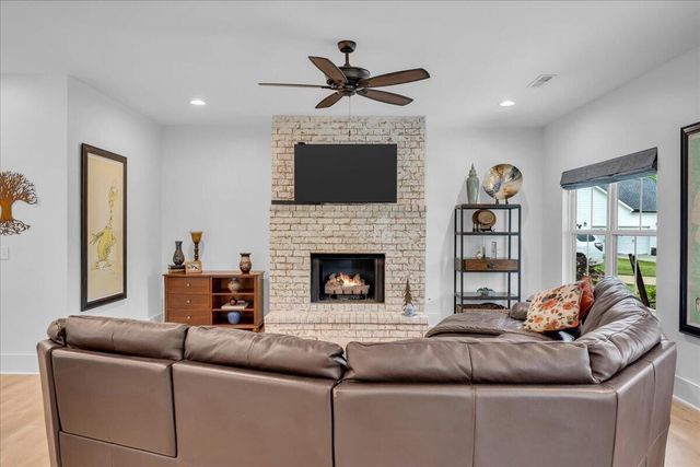 2564 Raulston Falls Road, Jasper, TN 37347