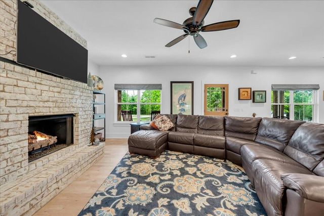 2564 Raulston Falls Road, Jasper, TN 37347