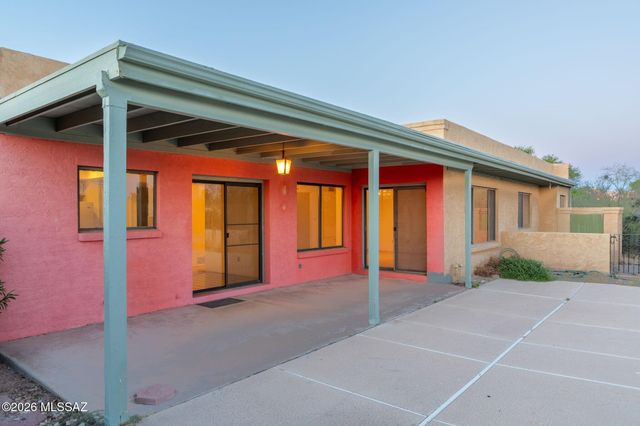 6090 E River Road, Tucson, AZ 85750