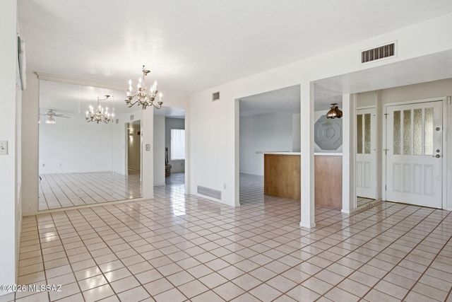 6090 E River Road, Tucson, AZ 85750