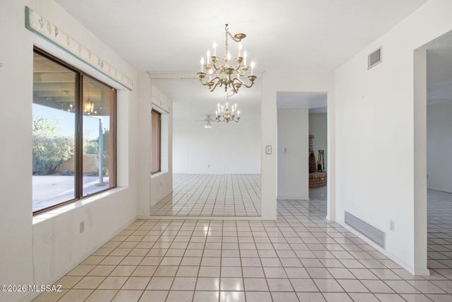 6090 E River Road, Tucson, AZ 85750