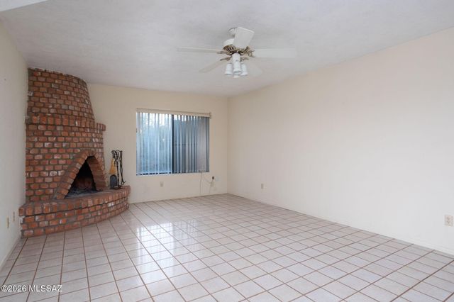 6090 E River Road, Tucson, AZ 85750