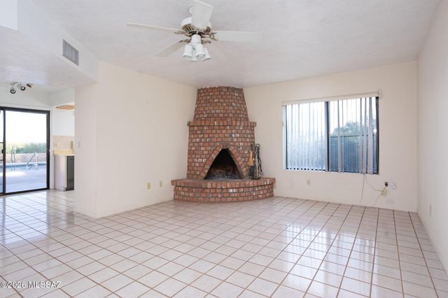 6090 E River Road, Tucson, AZ 85750