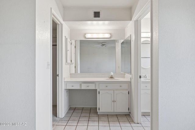 6090 E River Road, Tucson, AZ 85750