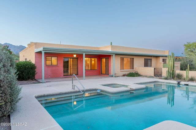 6090 E River Road, Tucson, AZ 85750