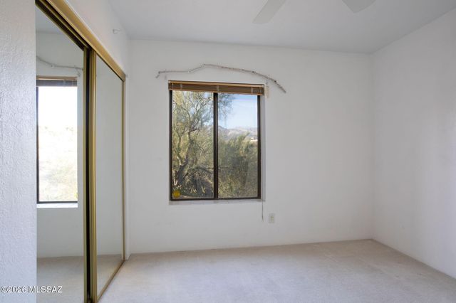 6090 E River Road, Tucson, AZ 85750