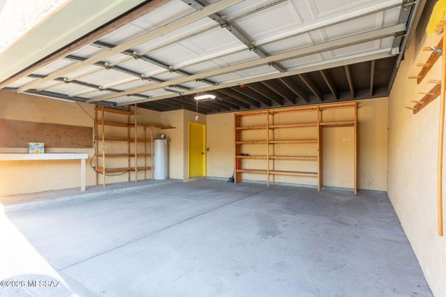 6090 E River Road, Tucson, AZ 85750