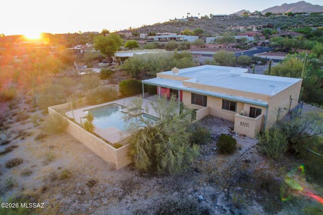 6090 E River Road, Tucson, AZ 85750