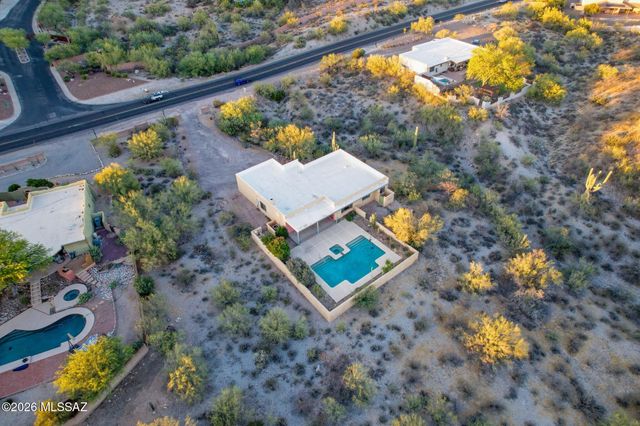 6090 E River Road, Tucson, AZ 85750
