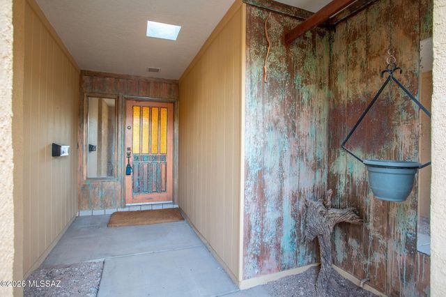 6090 E River Road, Tucson, AZ 85750