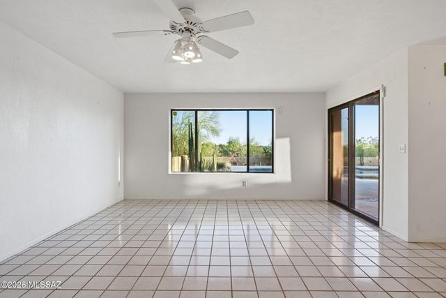 6090 E River Road, Tucson, AZ 85750