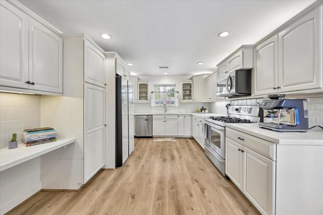 5401 De Milo Drive, Houston, TX 77092