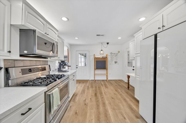 5401 De Milo Drive, Houston, TX 77092