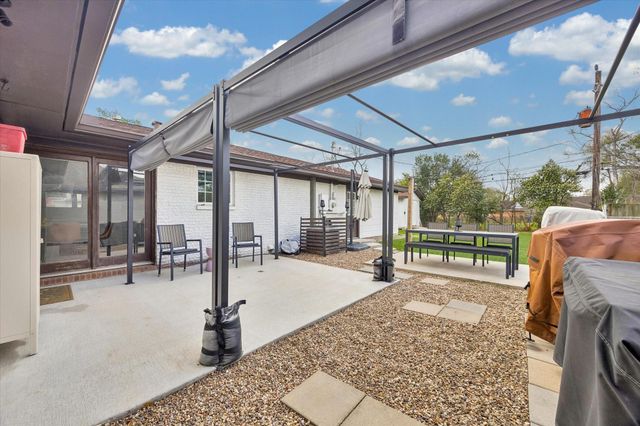 5401 De Milo Drive, Houston, TX 77092