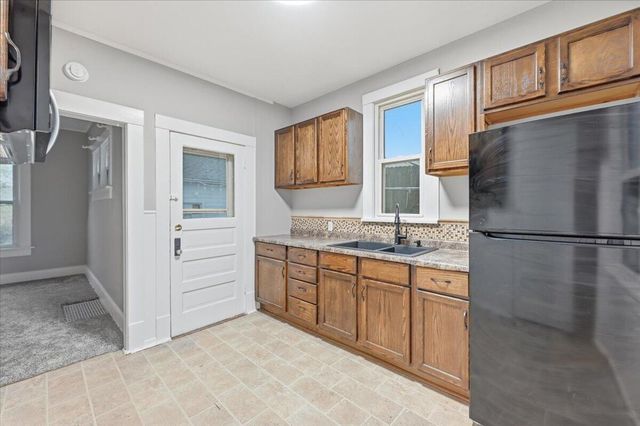32 PARK Circle, Council Bluffs, IA 51503