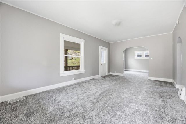 32 PARK Circle, Council Bluffs, IA 51503