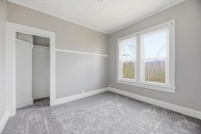 32 PARK Circle, Council Bluffs, IA 51503