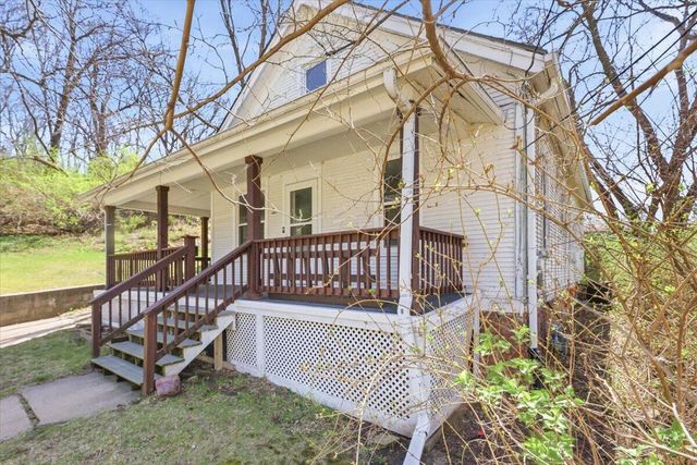 32 PARK Circle, Council Bluffs, IA 51503