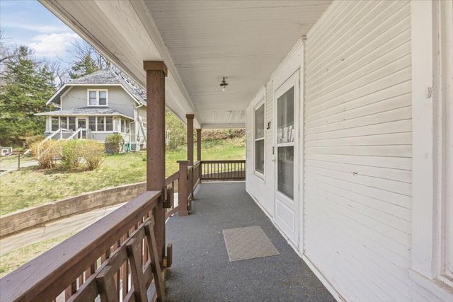 32 PARK Circle, Council Bluffs, IA 51503