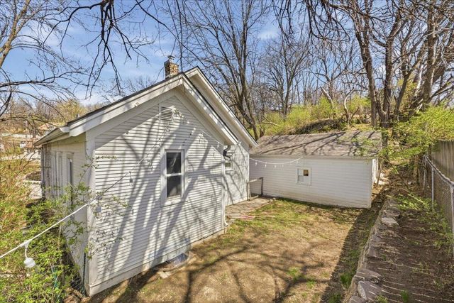 32 PARK Circle, Council Bluffs, IA 51503