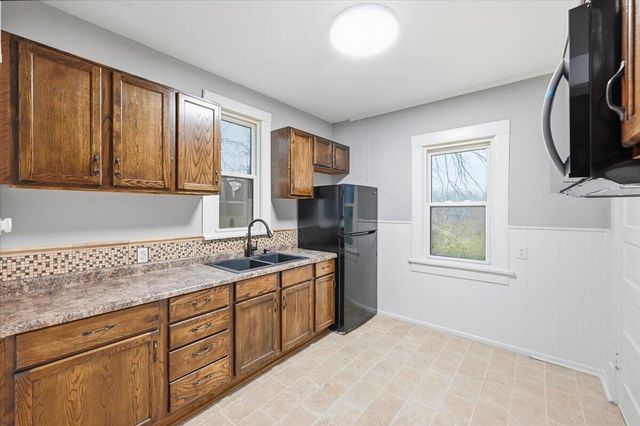 32 PARK Circle, Council Bluffs, IA 51503