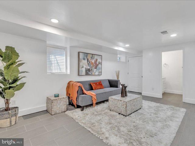 4346 SE G ST SE, Washington, DC 20019