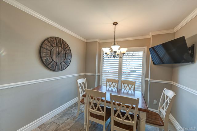 240 Pond View Lane, Smithtown, NY 11787