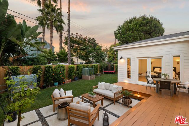 5501 W 76th Street, Los Angeles, CA 90045