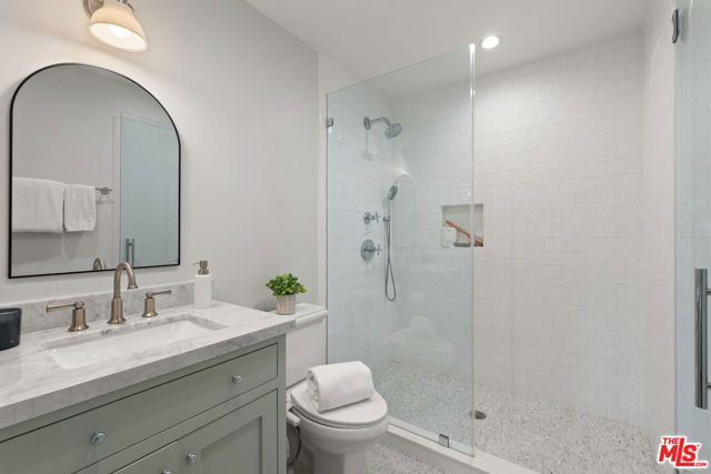 5501 W 76th Street, Los Angeles, CA 90045