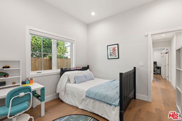 5501 W 76th Street, Los Angeles, CA 90045