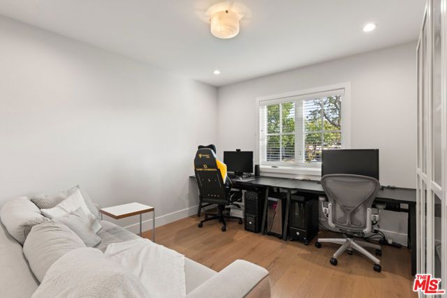 5501 W 76th Street, Los Angeles, CA 90045