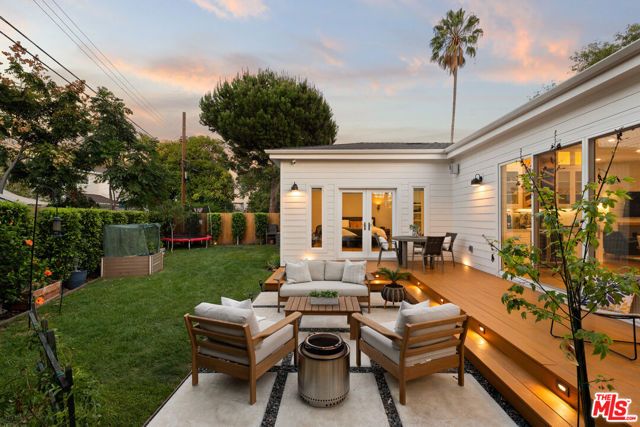 5501 W 76th Street, Los Angeles, CA 90045