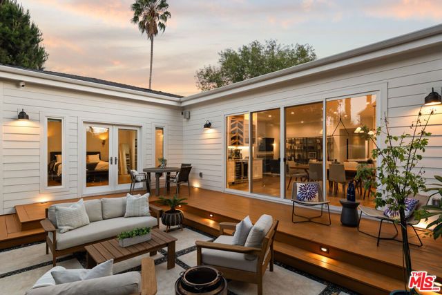 5501 W 76th Street, Los Angeles, CA 90045