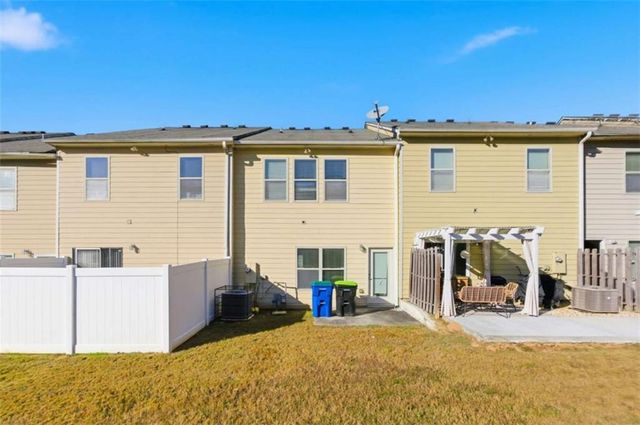 6022 Centennial Run, Atlanta, GA 30349