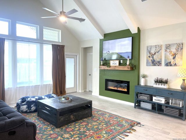 3739 Canby Oak, Seguin, TX 78155