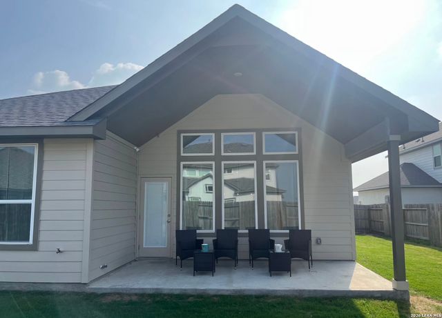3739 Canby Oak, Seguin, TX 78155